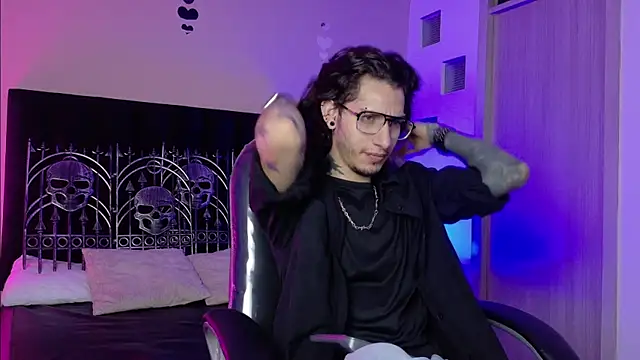Vergil Noir  online show from June 2026 04:13:01 AM