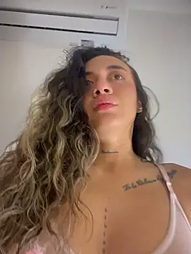 SinSirenXXX online show from May 2026 01:19:02 PM