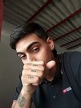 hot latinox online show from April 2026 03:29:01 PM