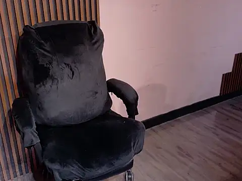 MissOffice  online show from June 2026 12:21:02 PM