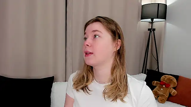 Snapshot of MERRIEMS chatting on May 2026 11:48:01 PM MERRIEMS online show from May 2026 11:48:01 PM
