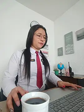 Queen linda1 online show from May 2026 12:28:01 PM