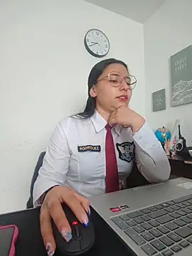 Queen linda1 online show from May 2026 01:42:02 PM