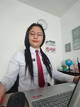 Queen linda1 online show from May 2026 02:45:01 PM