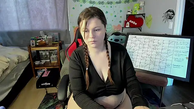 DelilaFields2 online show from May 2026 05:18:01 PM