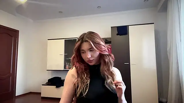 June Kiss online show from May 2026 02:31:01 PM