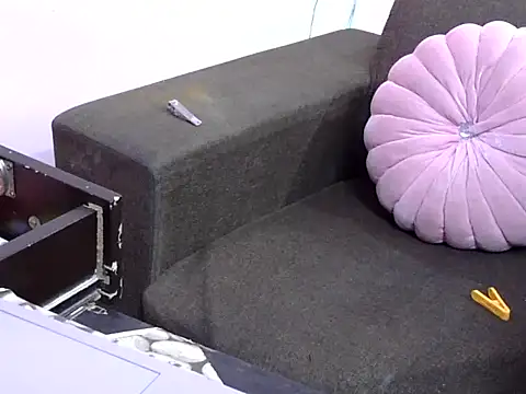 Angle-ria online show from May 2026 06:28:01 PM