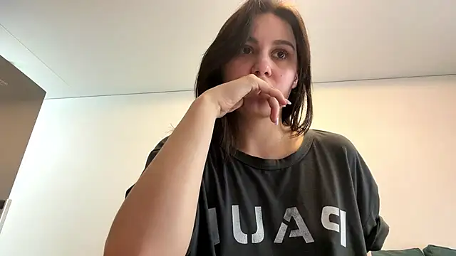 www Lily13 online show from April 2026 05:42:02 AM