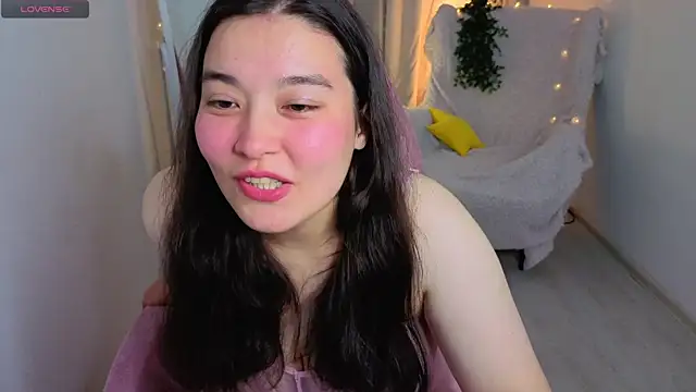 MomoRins online show from July 2026 09:55:02 PM