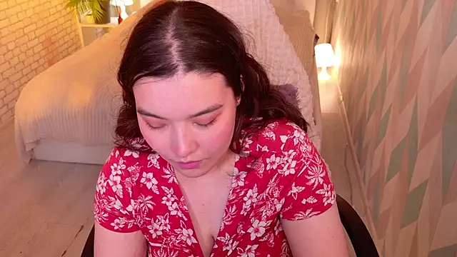 MomoRins online show from June 2026 02:53:01 AM