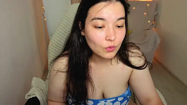 MomoRins online show from July 2026 03:23:01 AM