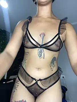 Snapshot of ValentinaLux_Oficiall chatting on June 2026 06:18:02 PM ValentinaLux Oficiall online show from June 2026 06:18:02 PM