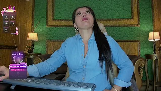 Agata Jade online show from July 2026 12:44:01 PM