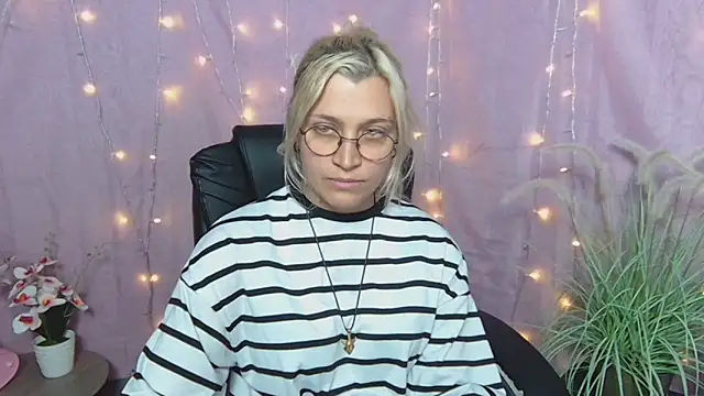 RubyDaviss online show from May 2026 08:17:01 AM