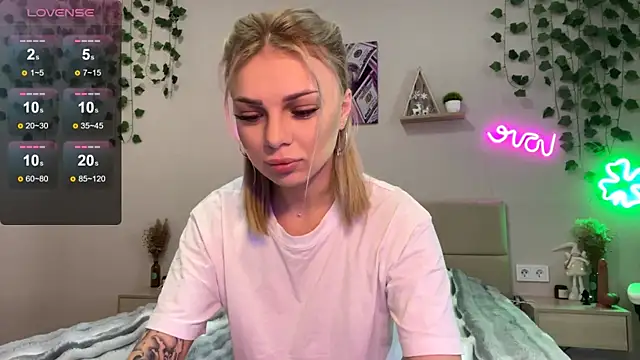 Snapshot of CandyRass chatting on May 2026 09:17:02 AM CandyRass online show from May 2026 09:17:02 AM
