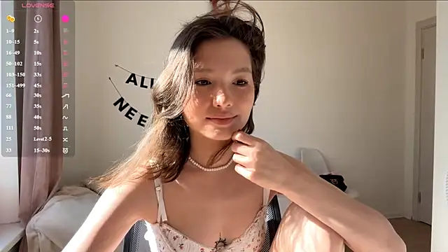 RochelTrewhitt online show from June 2026 01:38:02 PM