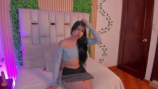 Snapshot of Zasha_nm chatting on May 2026 01:01:01 PM Zasha nm online show from May 2026 01:01:01 PM