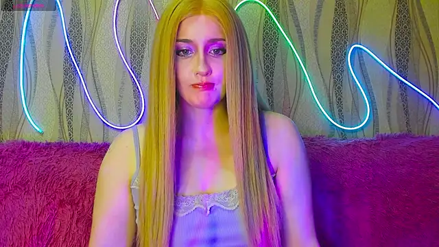 Snapshot of TheRoseSweet chatting on May 2026 05:51:01 PM TheRoseSweet online show from May 2026 05:51:01 PM