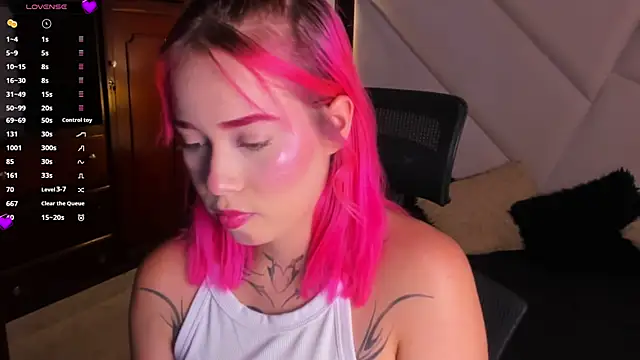 pinkiflame online show from July 2026 10:05:02 PM