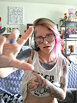 cutiethrash online show from April 2026 11:22:02 PM