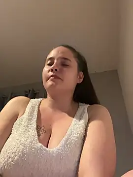 Snapshot of Poppylooloo chatting on April 2026 08:11:02 PM Poppylooloo online show from April 2026 08:11:02 PM