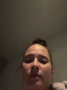 Snapshot of Poppylooloo chatting on May 2026 08:03:01 PM Poppylooloo online show from May 2026 08:03:01 PM