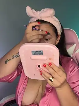Snapshot of Ivonny_Goldie chatting on May 2026 01:45:02 AM Ivonny Goldie online show from May 2026 01:45:02 AM