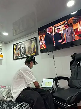 Jackdaniel001  online show from May 2026 02:52:02 AM