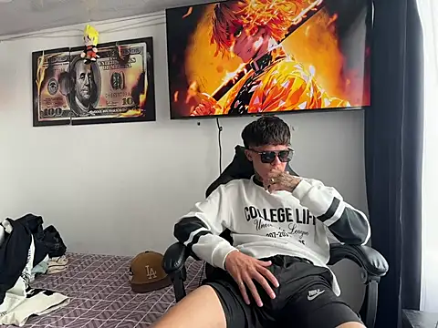 Jackdaniel001  online show from July 2026 05:13:01 PM