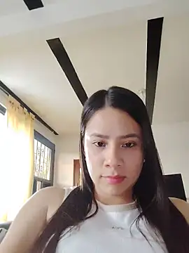 Nicol Alvarez1 online show from May 2026 09:54:01 PM