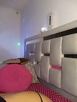 Emiily Bliss26 online show from May 2026 07:47:01 AM