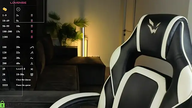 Leslie Scott online show from July 2026 01:05:01 AM