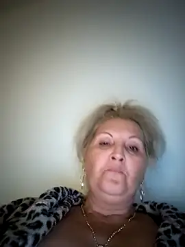 Divineblond online show from November 2025 05:27:02 PM