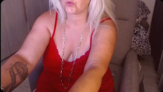 Divineblond online show from July 2026 12:00:01 AM