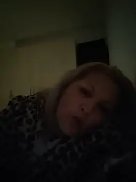 Divineblond online show from November 2025 06:56:02 PM