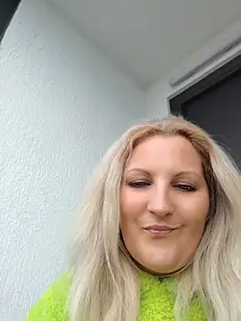 Divineblond online show from May 2026 03:34:02 PM
