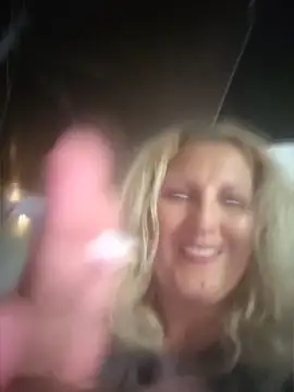 Divineblond online show from June 2026 07:33:01 PM