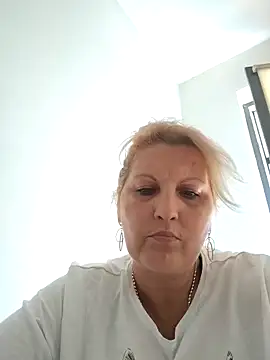 Divineblond online show from September 2025 12:23:01 PM