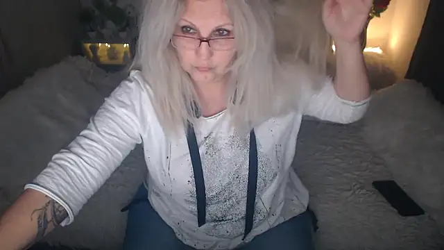 Divineblond online show from February 2026 06:39:01 PM