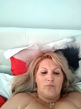 Divineblond online show from September 2025 01:17:02 PM