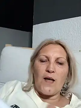 Divineblond online show from April 2026 06:21:02 PM