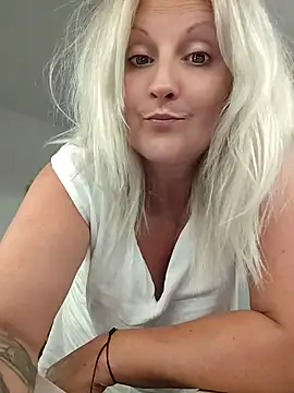 Divineblond online show from July 2026 08:20:02 PM