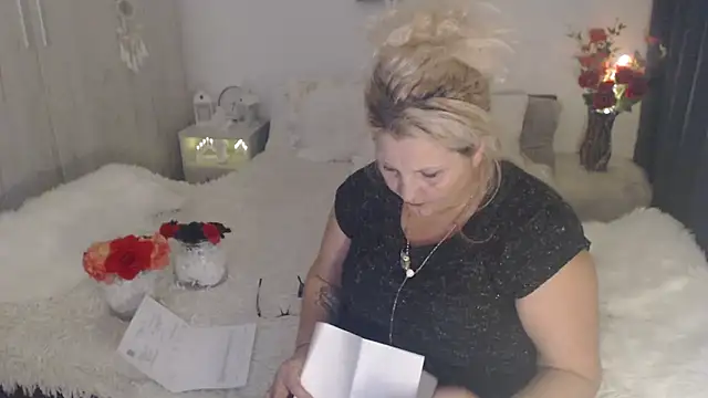 Divineblond online show from February 2026 04:16:02 PM