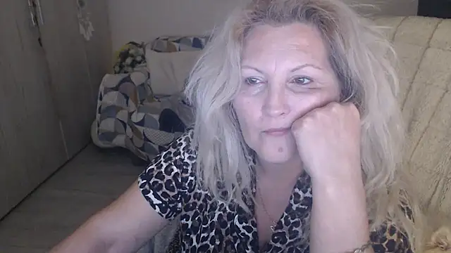 Divineblond online show from March 2026 05:52:02 PM