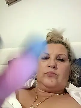 Divineblond online show from December 2025 09:03:02 PM