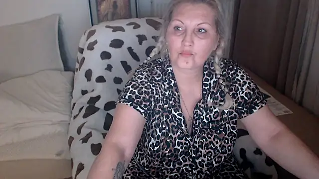 Divineblond online show from January 2026 10:57:01 PM