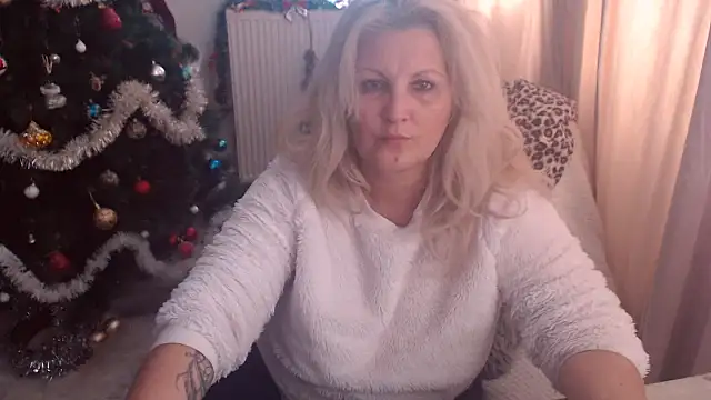 Divineblond online show from December 2025 10:03:02 AM