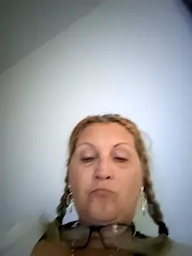 Divineblond online show from October 2025 02:17:01 PM