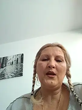 Divineblond online show from January 2026 10:52:02 AM