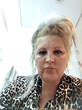 Divineblond online show from October 2025 10:53:01 PM